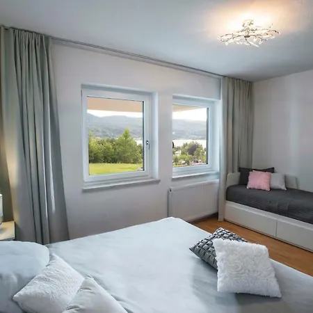 Grosse Mit Seeblick Nahe Woerthersee Ideal Fuer Familien & Gruppen Apartment Keutschach am See
