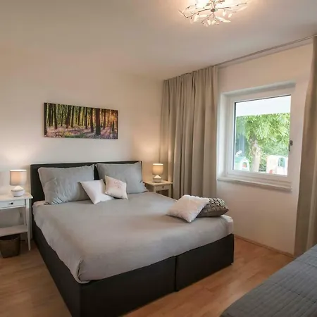 Grosse Mit Seeblick Nahe Woerthersee Ideal Fuer Familien & Gruppen