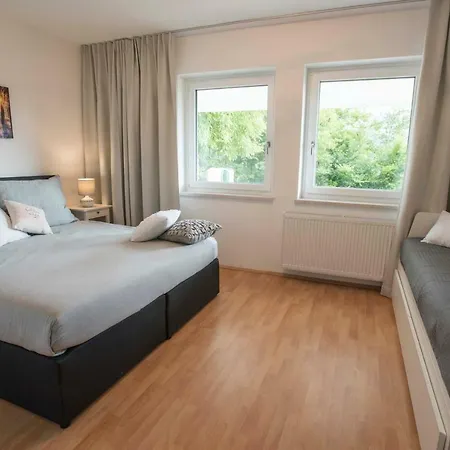 Grosse Mit Seeblick Nahe Woerthersee Ideal Fuer Familien & Gruppen Apartment Keutschach am See