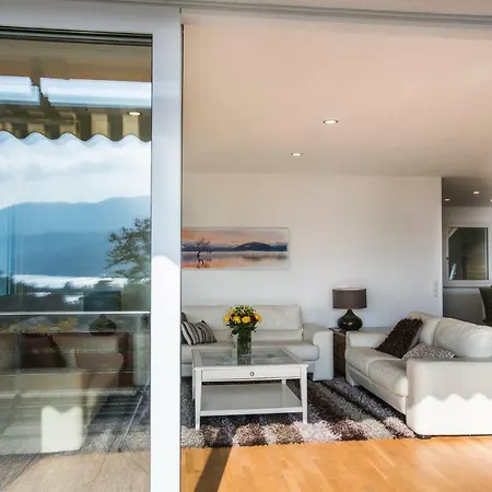 Grosse Mit Seeblick Nahe Woerthersee Ideal Fuer Familien & Gruppen Appartement