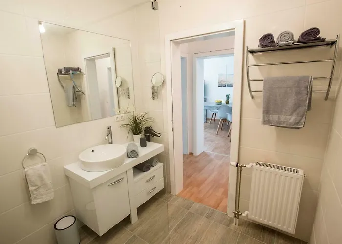 Grosse Mit Seeblick Nahe Woerthersee Ideal Fuer Familien & Gruppen Apartament