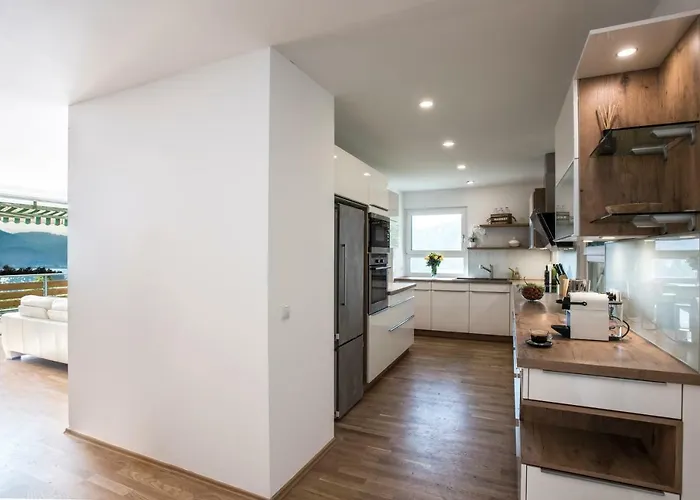 Grosse Mit Seeblick Nahe Woerthersee Ideal Fuer Familien & Gruppen *