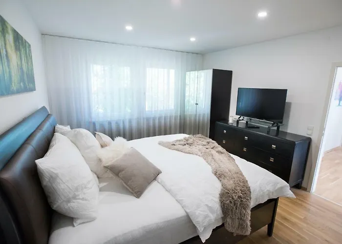 Grosse Mit Seeblick Nahe Woerthersee Ideal Fuer Familien & Gruppen Keutschach am See